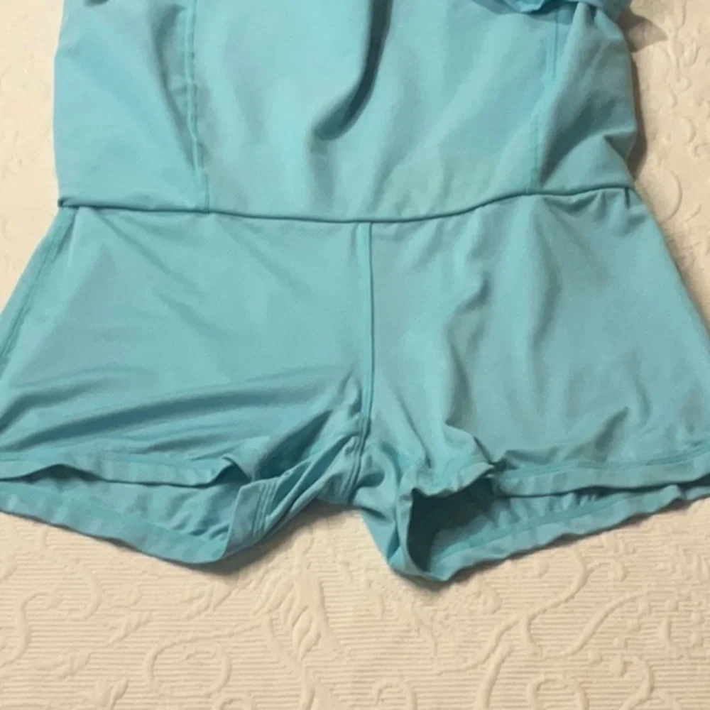 Life Is Good Aqua and Lime Mini Skort. Small. Athletic